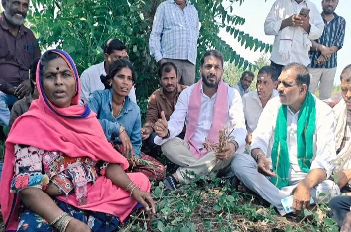 కాంగ్రెస్ ప్రభుత్వం రైతులను ఆదుకోవాలి