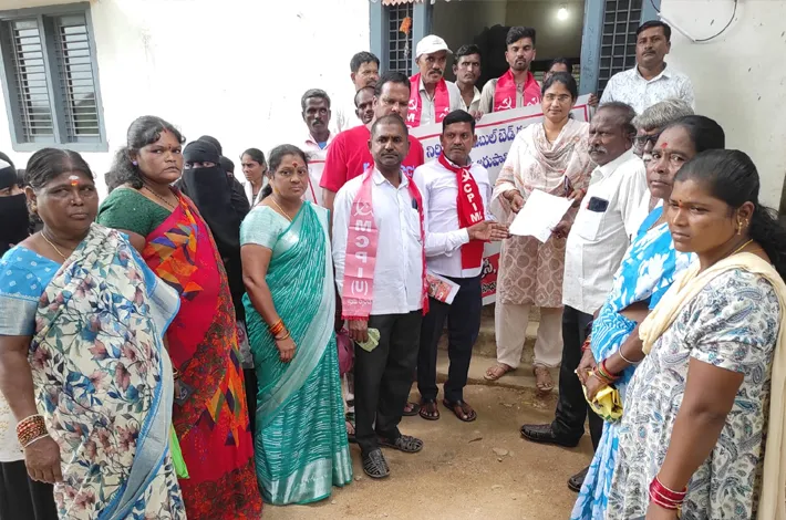 డబుల్ బెడ్ రూమ్ ఇళ్లపై సమగ్ర విచారణ చేపట్టాలి
