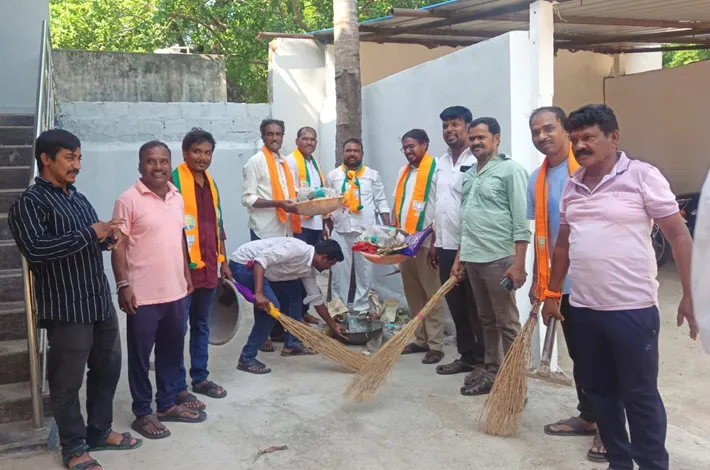 బీజేపీ ఆధ్వర్యంలో స్వచ్ఛ సేవ