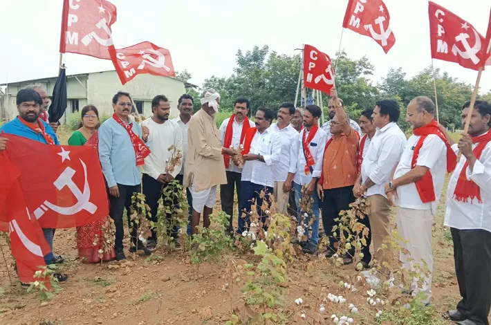 తెలంగాణకు కేంద్రం రూ. 50 వేల కోట్లు ప్రకటించాలి