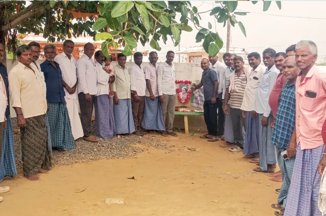 ఇందిరాగాంధీ వర్ధంతి సందర్భంగా ఘన నివాళులు