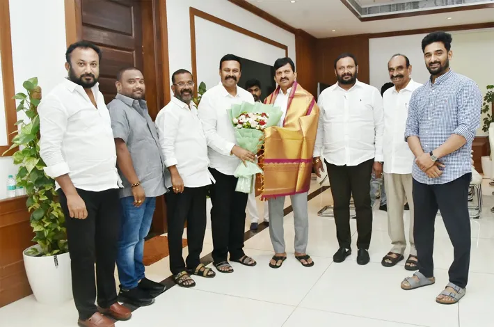 గ్రాడ్యుయేట్ ఎమ్మెల్సీ ఎన్నికల్లో సర్వోత్తమరెడ్డి విజయం ఖాయం