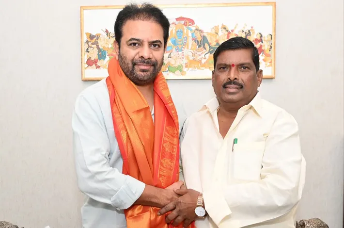 కేటీఆర్ ను కలిసిన ఎమ్మెల్యే జీఎంఆర్