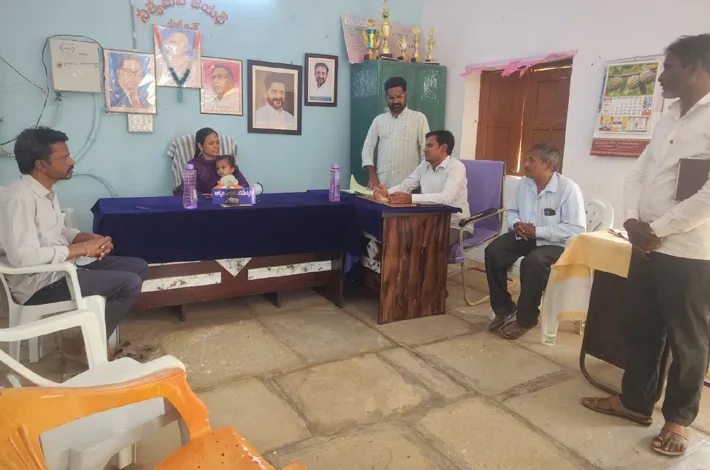 పారిశుద్ధ పనుల పర్యవేక్షణ చేసిన ప్రత్యేక అధికారి 