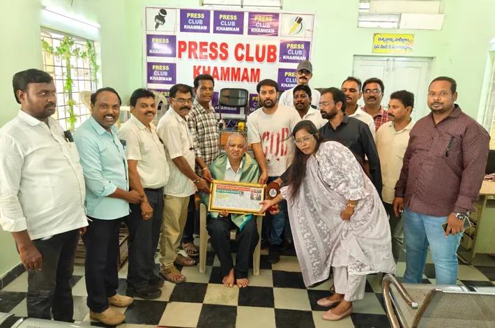 సామాజిక చైతన్యానికి శ్రీనివాసరావు రచనలు అక్షర ఆయుధాలు