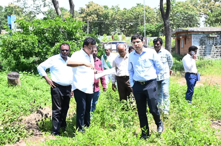 విద్యుత్ ఉపకేంద్ర నిర్మాణ స్థలం పరిశీలన