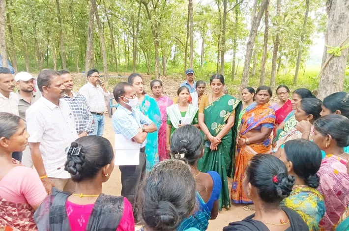 ఉపాధి పనులపై డిప్యూటీ కమిషనర్ ఆరా