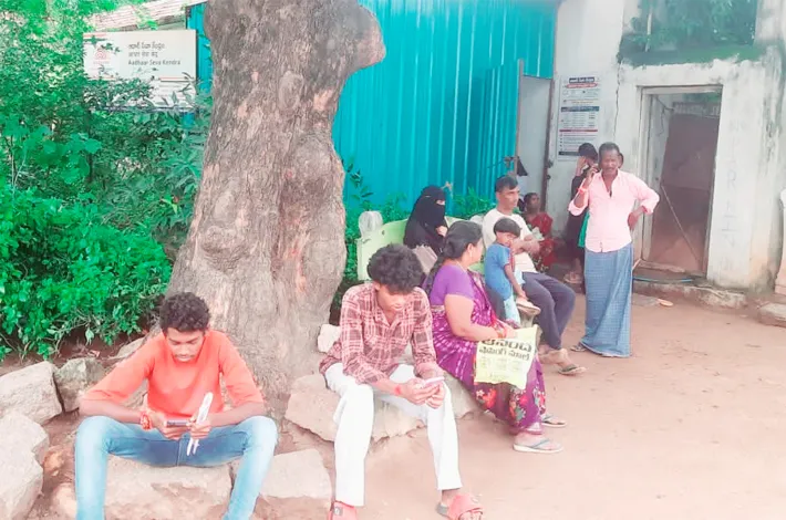 ఆధార్ తిప్పలు.. తప్పేది ఎప్పుడు?
