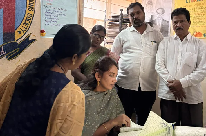 ఎంజేపీ బాలికల పాఠశాలను సందర్శించిన మున్సిపల్ చైర్‌పర్సన్