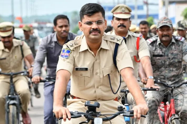 అమరవీరులకు సెల్యూట్‌ కొడుతూ.. సైకిల్‌ ర్యాలీ!