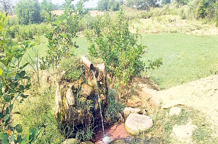 మోటారు లేని బోరు ధార
