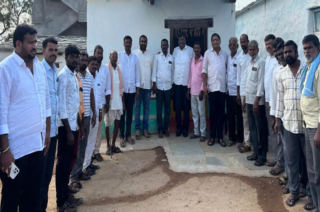 బెయిల్‌పై విడుదలైన నేతలకు మహేష్‌రెడ్డి పరామర్శ