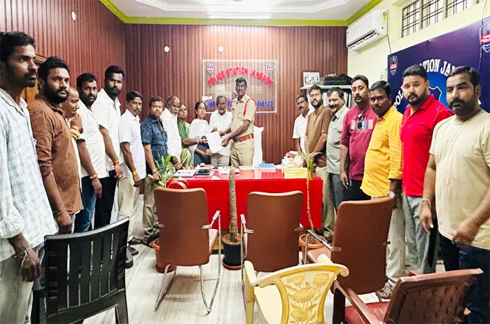 దళిత, మైనార్టీ కౌన్సిలర్లకు చిన్నచూపు ఎందుకు?