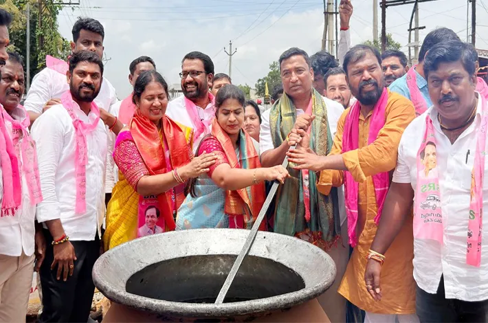 వంటా వార్పుతో కాంగ్రెస్‌కు బీఆర్‌ఎస్ సెగ