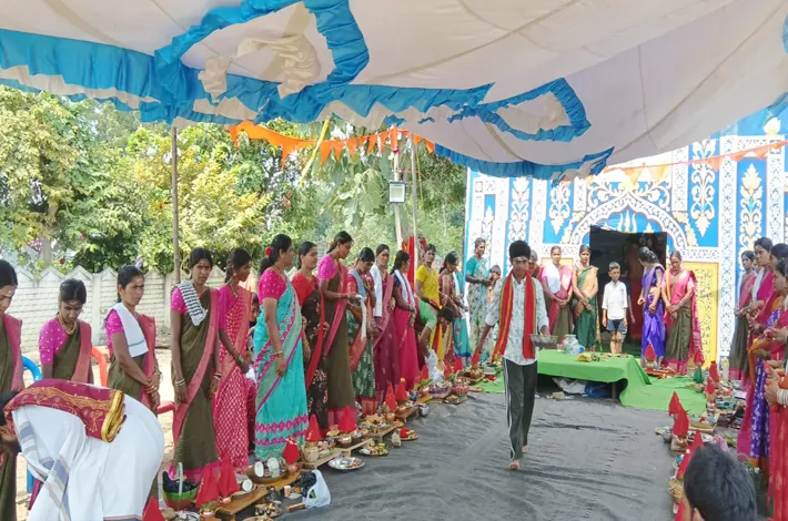 ఘనంగా కుంకుమార్చన పూజలు