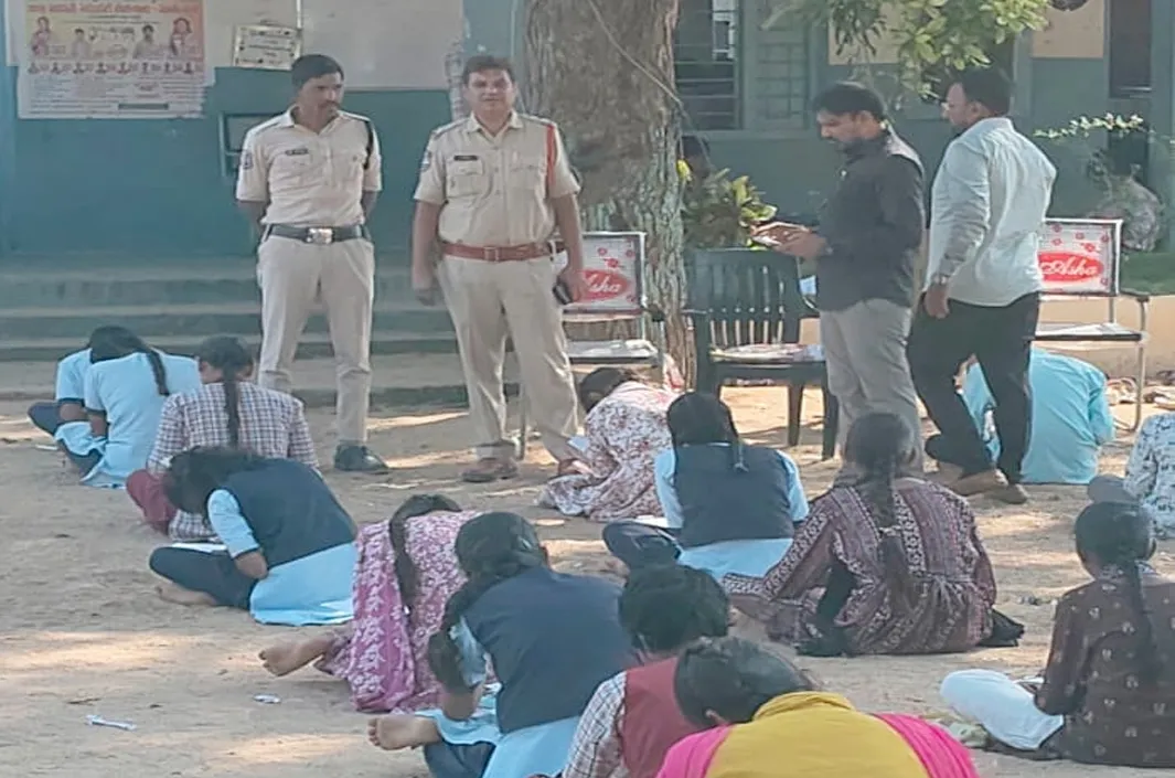 విద్యార్థులకు వ్యాసరచన పోటీలు