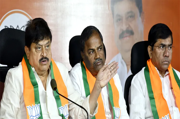 రైతులు చస్తుంటే.. రేవంత్ ఢిల్లీకి