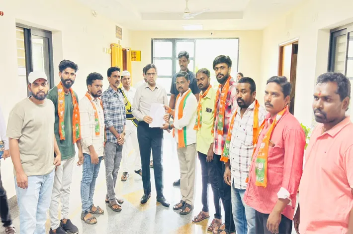 నకిలీ పెన్షన్లపై సమగ్ర విచారణ జరపాలి