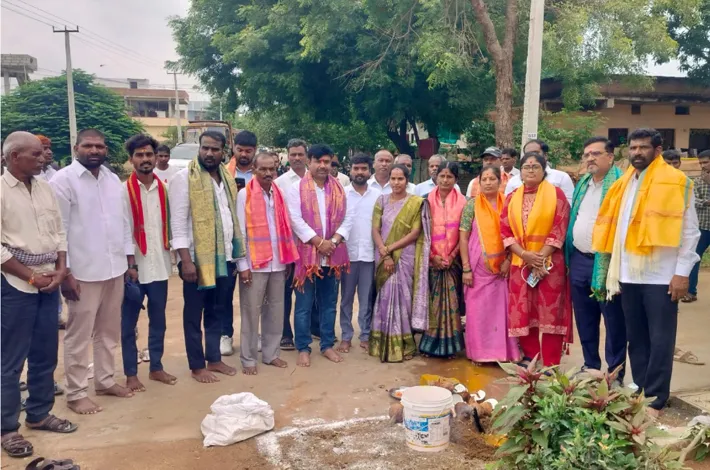 మూడుచింతలపల్లిలో అభివృద్ధి పనులకు శంకుస్థాపన