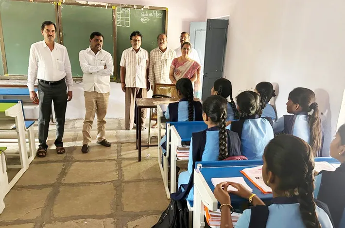 పెద్దలోడి పాఠశాలను సందర్శించిన ఎంఈఓ, కాంప్లెక్స్ హెచ్ఎంలు