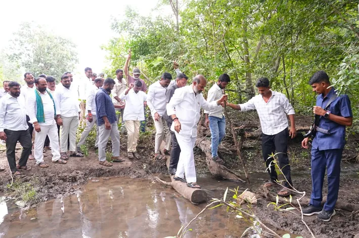 రుద్రంగి అటవీ ప్రాంతంలో ప్రభుత్వ విప్ ఎమ్మెల్యే ఆది శ్రీనివాస్ పర్యటన
