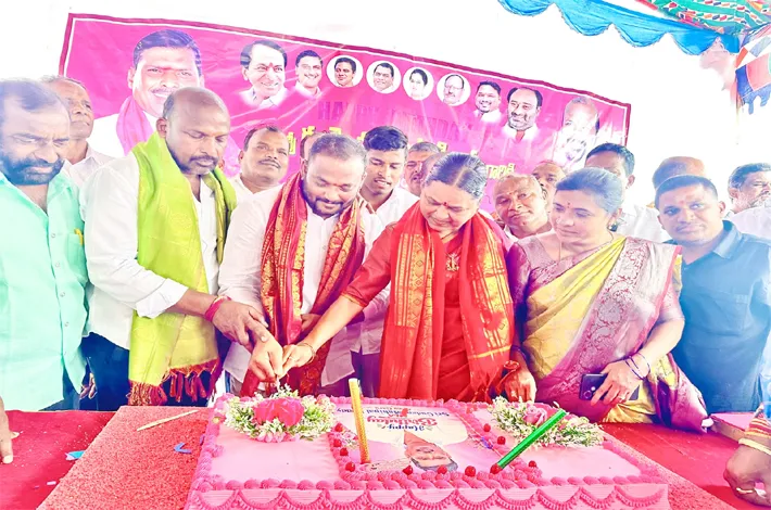 ఎమ్మెల్యే గూడెం మహిపాల్ రెడ్డి  పుట్టినరోజు వేడుకలు