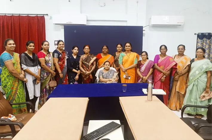 భూనిర్వాసితులకు ఉచిత వృత్తి శిక్షణ