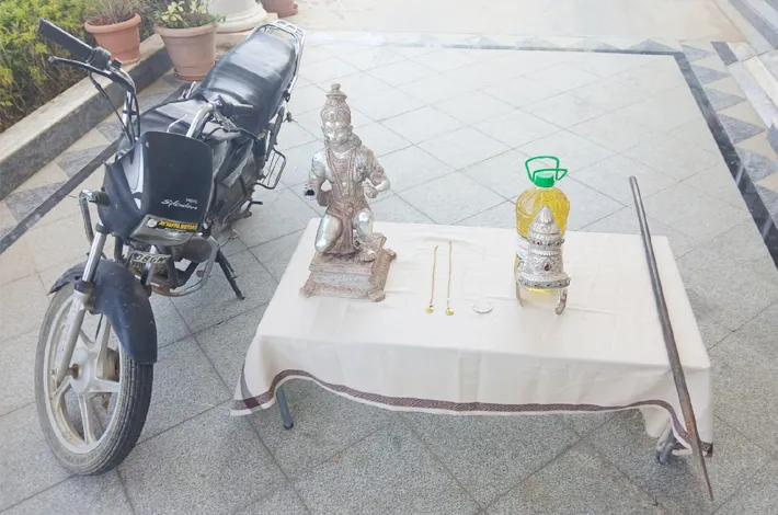 ఆలయాల్లో వరుస చోరీలు.. నిందితుల అరెస్ట్‌