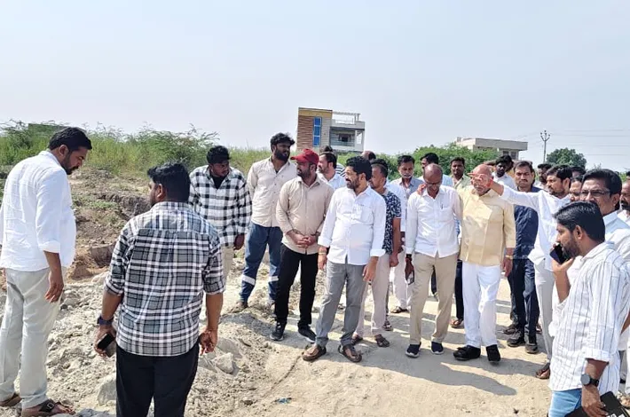 రాళ్లవాగు బ్రిడ్జి నిర్మాణ పనులను పరిశీలించిన ఎంఎల్ఏ