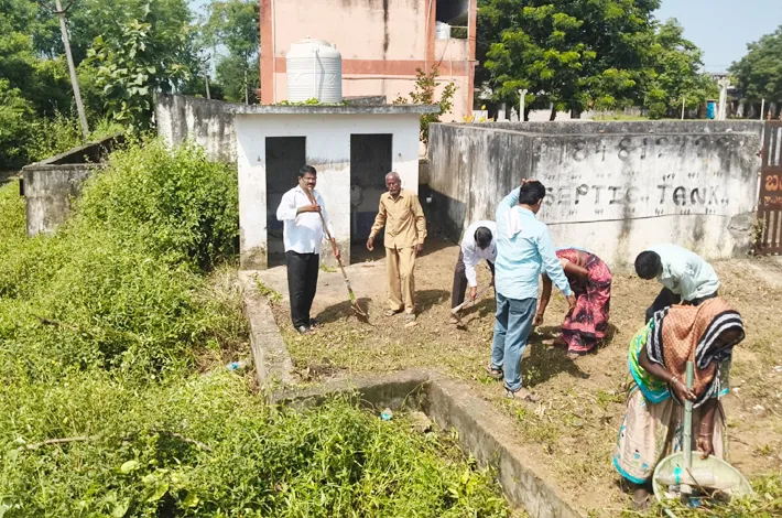 గాంధీ జయంతి సందర్భంగా స్వచ్ఛత కార్యక్రమం