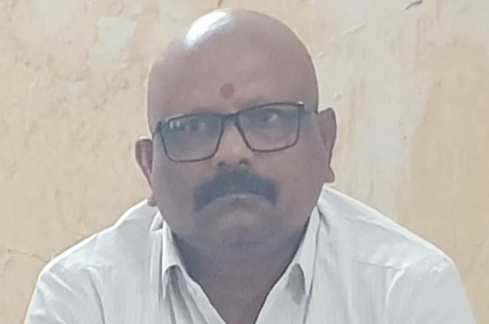 సర్పంచ్ కు షోకాస్ నోటీస్
