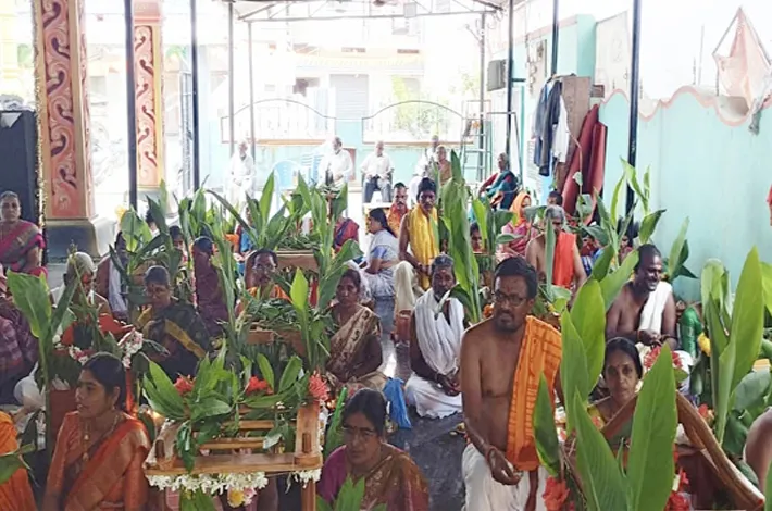 అయ్యప్ప ఆలయంలో భక్తిశ్రద్ధలతో సామూహిక సత్యనారాయణ వ్రతాలు