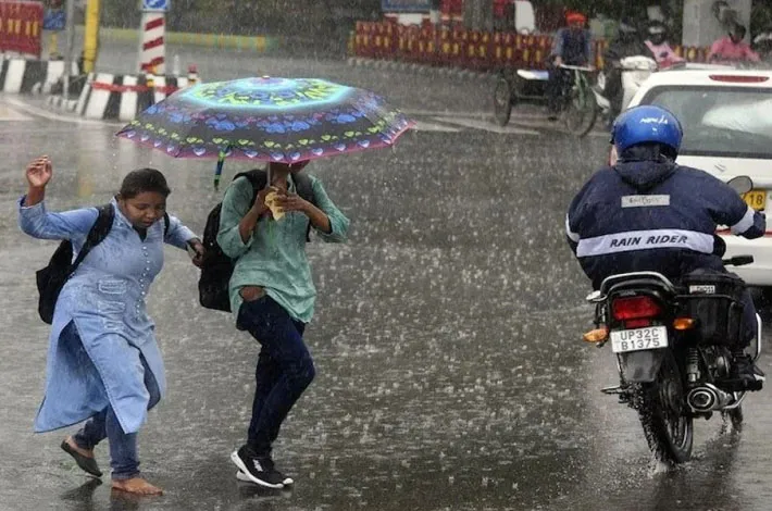 చెన్నైలో కుండపోత.. తమిళనాడుకు రెడ్ అలర్ట్‌!