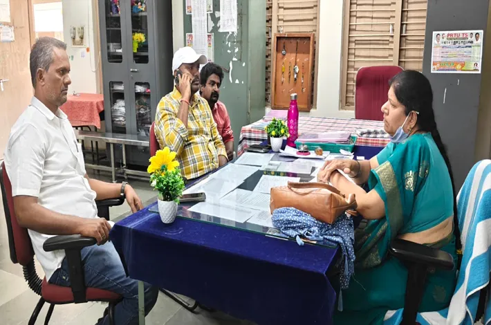 విజయ క్రాంతి ఎఫెక్ట్.. గురుకులంలో నీటి సమస్యపై హామీ
