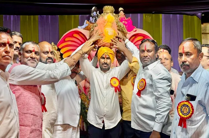 రూ. 1,00,001 పలికిన వినాయకుని లడ్డు