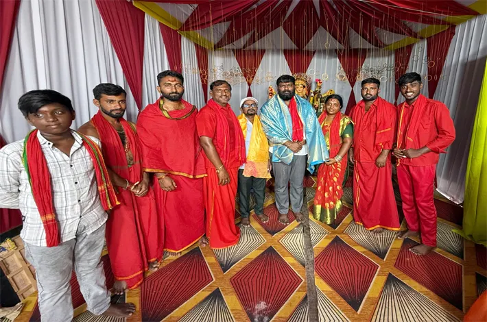 దుర్గామాత ఆలయంలో ప్రత్యేక పూజల్లో పాల్గొన్న మున్సిపల్ చైర్మన్