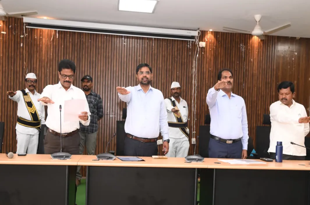 కలెక్టరేట్‌లో ఐక్యతా ప్రతిజ్ఞ