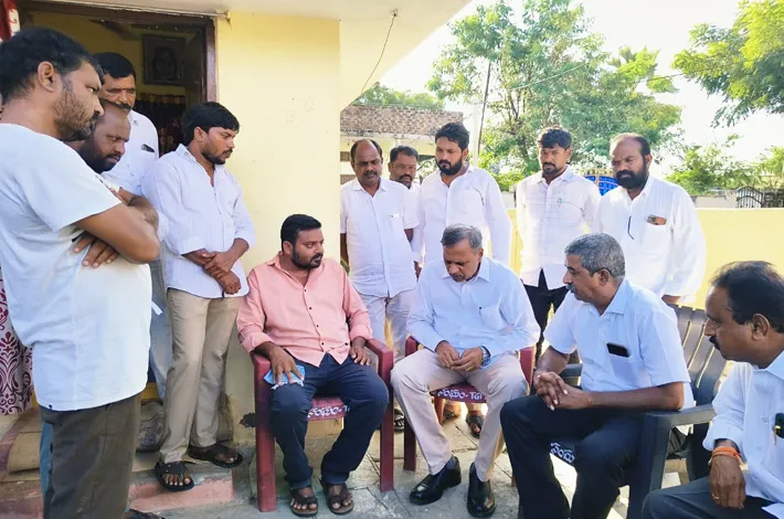 ఎమ్మెల్యే పల్లా పరామర్శ