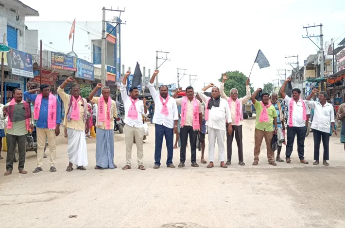 బిఆర్ఎస్ ఎమ్మెల్యేల అక్రమ అరెస్టులకు నిరసన