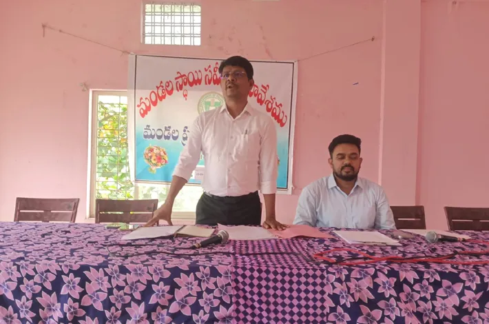 శాఖల పనితీరుపై సర్పంచుల నిలదీత