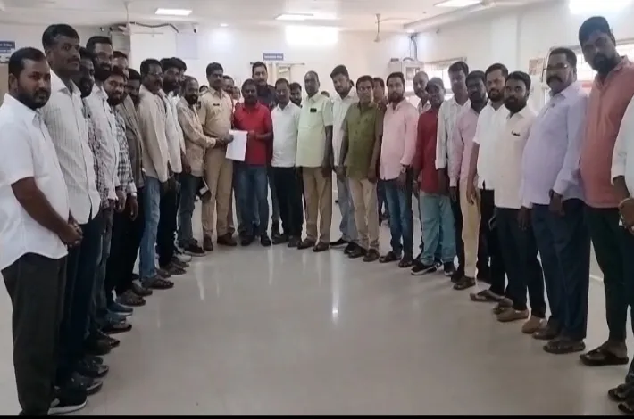 స్థానిక పాత్రికేయులపై... బురద జల్లడం తగదు