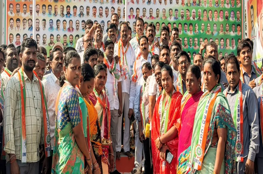CITU ఆవిర్భావ వేడుకలు..ఎమ్మెల్యే గండ్ర  జెండా ఆవిష్కరణ!