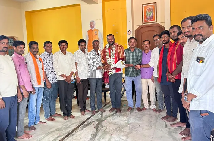 మున్నూరు కాపు సంఘ భవనానికి కృషి