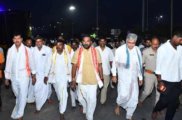  గిరి ప్రదక్షిణంలో పాల్గొన్న ప్రభుత్వ విప్