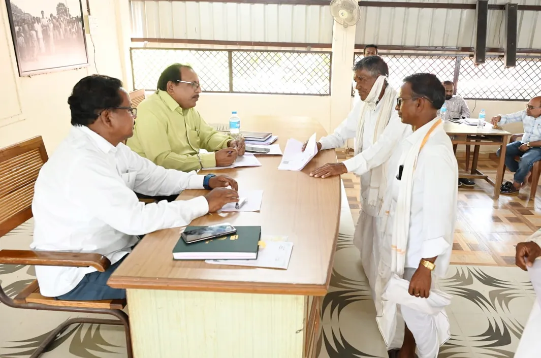 ప్రజావాణి దరఖాస్తులు త్వరితగతిన పరిష్కరించాలి