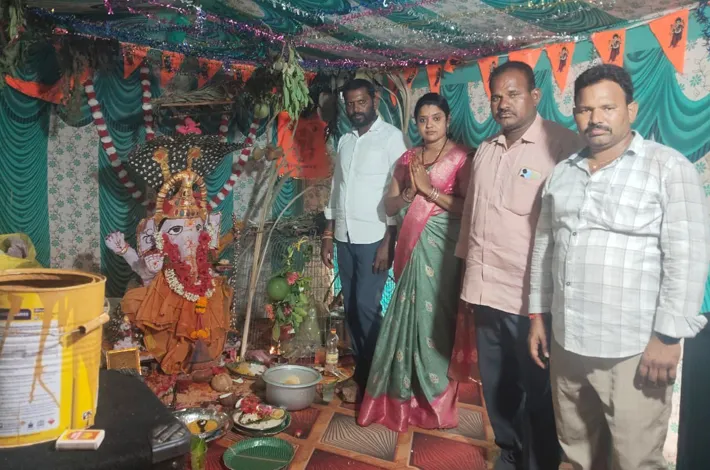 మట్టి గణపతికి ఘనంగా వీడ్కోలు