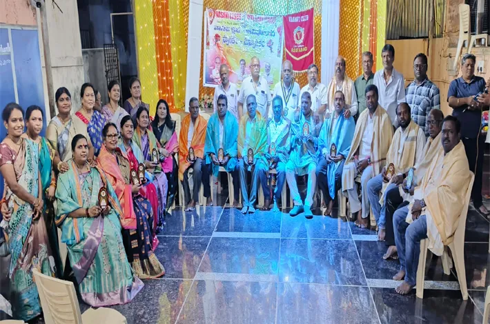 వాసవి క్లబ్ పూర్వ అధ్యక్షులకు ఘన సన్మానం