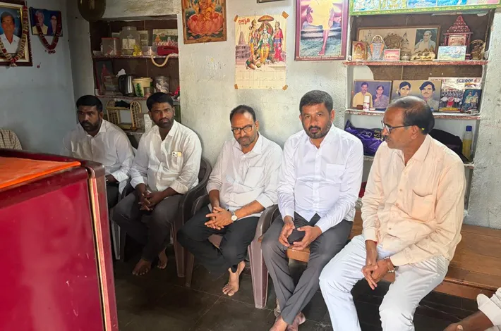 కాంగ్రెస్ నాయకుల పరామర్శ 
