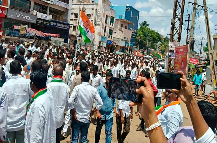 ఎమ్మెల్సీ మధును పదవి నుంచి తొలగించాలి