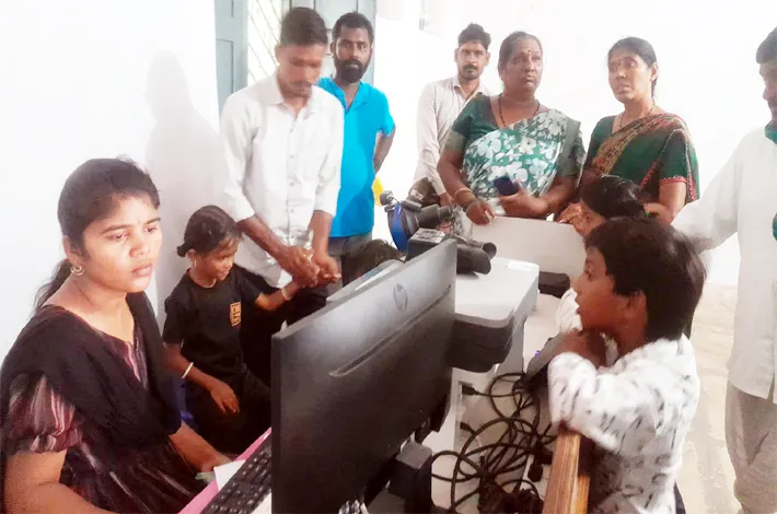 ఆధార్ అప్‌డేట్ ఉంటేనే.. ఈ-కేవైసీ..!